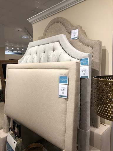 Furniture Store «Havertys Furniture», reviews and photos, 610 Haywood Rd, Greenville, SC 29607, USA