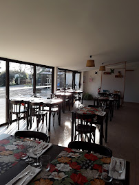 Atmosphère du Le Restaurant La Petite Duche à Eygurande-et-Gardedeuil - n°3