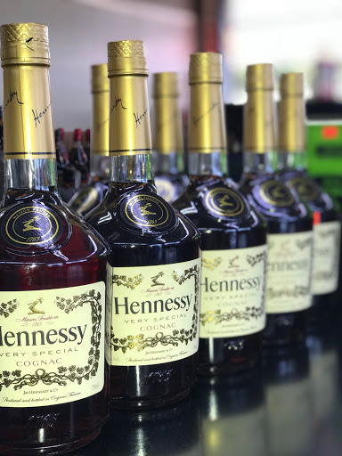 Liquor Store «Mableton Bottle Shop», reviews and photos, 757 Veterans Memorial Hwy SW, Mableton, GA 30126, USA