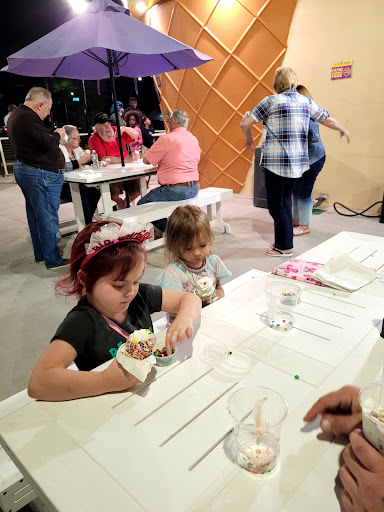 Ice Cream Shop «Twistee Treat Pinellas Park», reviews and photos, 4556 Mainlands Blvd W, Pinellas Park, FL 33782, USA