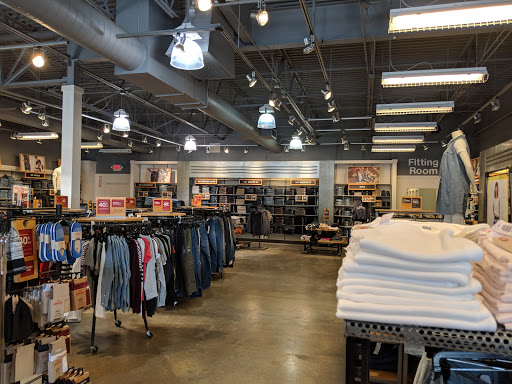 Outlet Mall «Ohio Station Outlets», reviews and photos, 9911 Avon Lake Rd, Burbank, OH 44214, USA