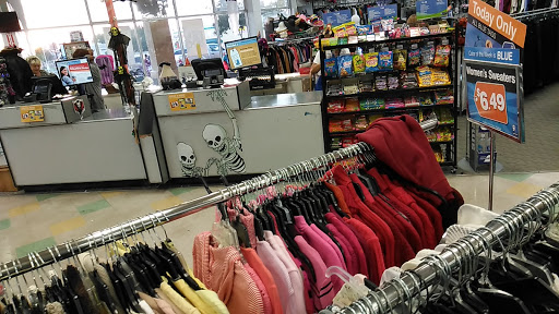 Thrift Store «Goodwill - La Mirada», reviews and photos, 14535 Telegraph Rd, La Mirada, CA 90638, USA