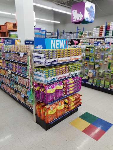 Pet Supply Store «Chow Hound Pet Supplies», reviews and photos, 660 Chicago Dr, Holland, MI 49423, USA