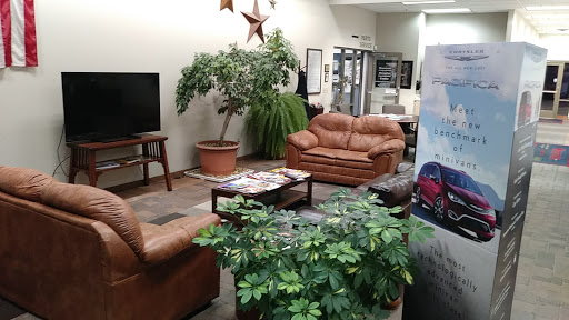 Car Dealer «Waconia Dodge Chrysler Jeep», reviews and photos, 905 Strong Dr, Waconia, MN 55387, USA