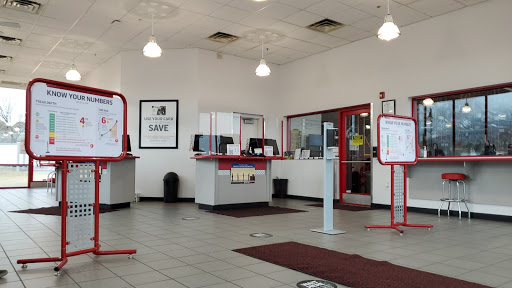 Discount Tire, 9518 S Highland Dr, Sandy, UT 84092, USA, 