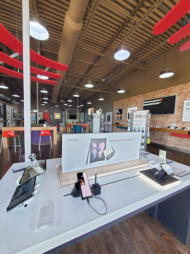 Cell Phone Store «Verizon Authorized Retailer, TCC», reviews and photos, 2400 Marketplace Boulevard, Shelbyville, IN 46176, USA