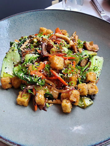 The Source by Wolfgang Puck by null