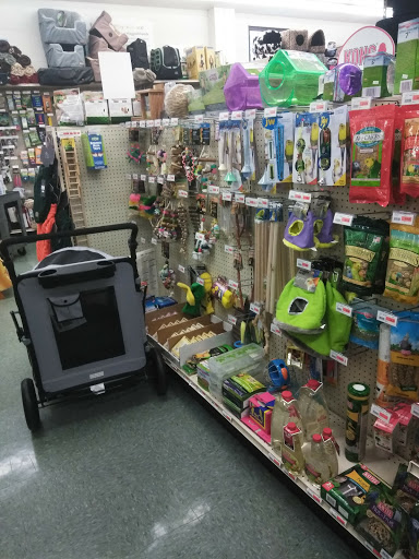 Pet Supply Store «Mini Pet Mart», reviews and photos, 876 NW 6th St, Grants Pass, OR 97526, USA