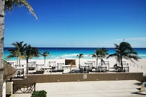 Coco's Beach Club Cancún image