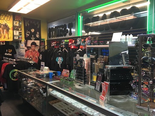 Tobacco Shop «Hot Box Smoke Shop», reviews and photos, 1111 El Camino Real #3, Santa Clara, CA 95050, USA