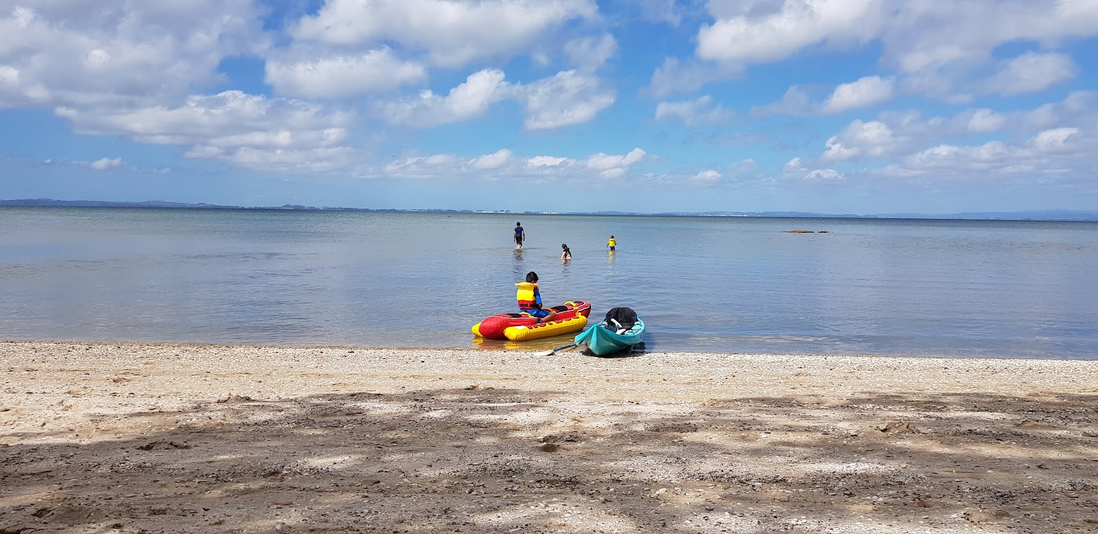Fotografie cu Matakawau Beach - locul popular printre cunoscătorii de relaxare