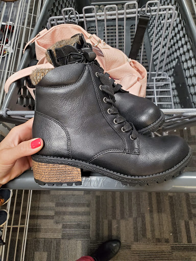 Shopping Mall «Vacaville Commons Shopping Center», reviews and photos, 2098 Harbison Dr, Vacaville, CA 95687, USA