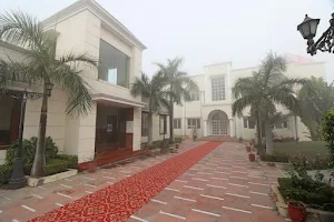 OYO Royal Castle image