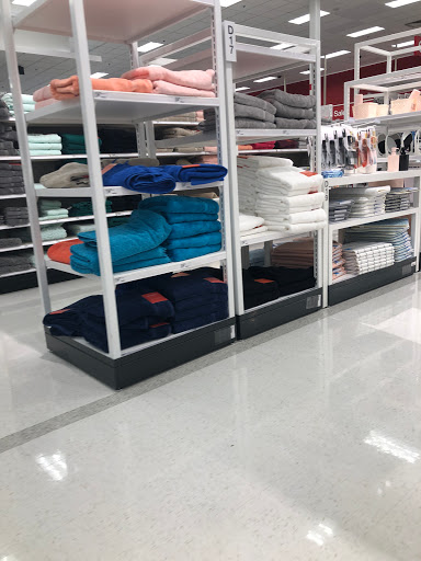 Department Store «Target», reviews and photos, 2333 63rd St, Woodridge, IL 60517, USA
