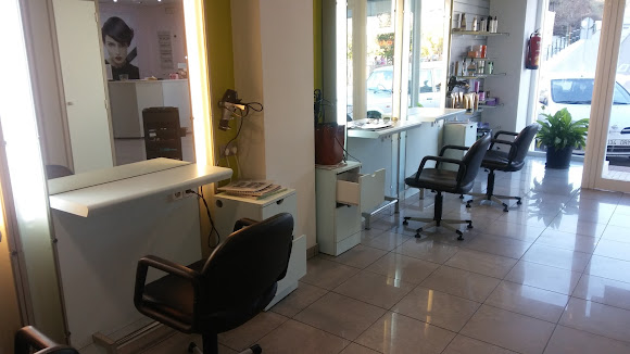 Victoria Montiel, Peluqueros - Vélez-Málaga