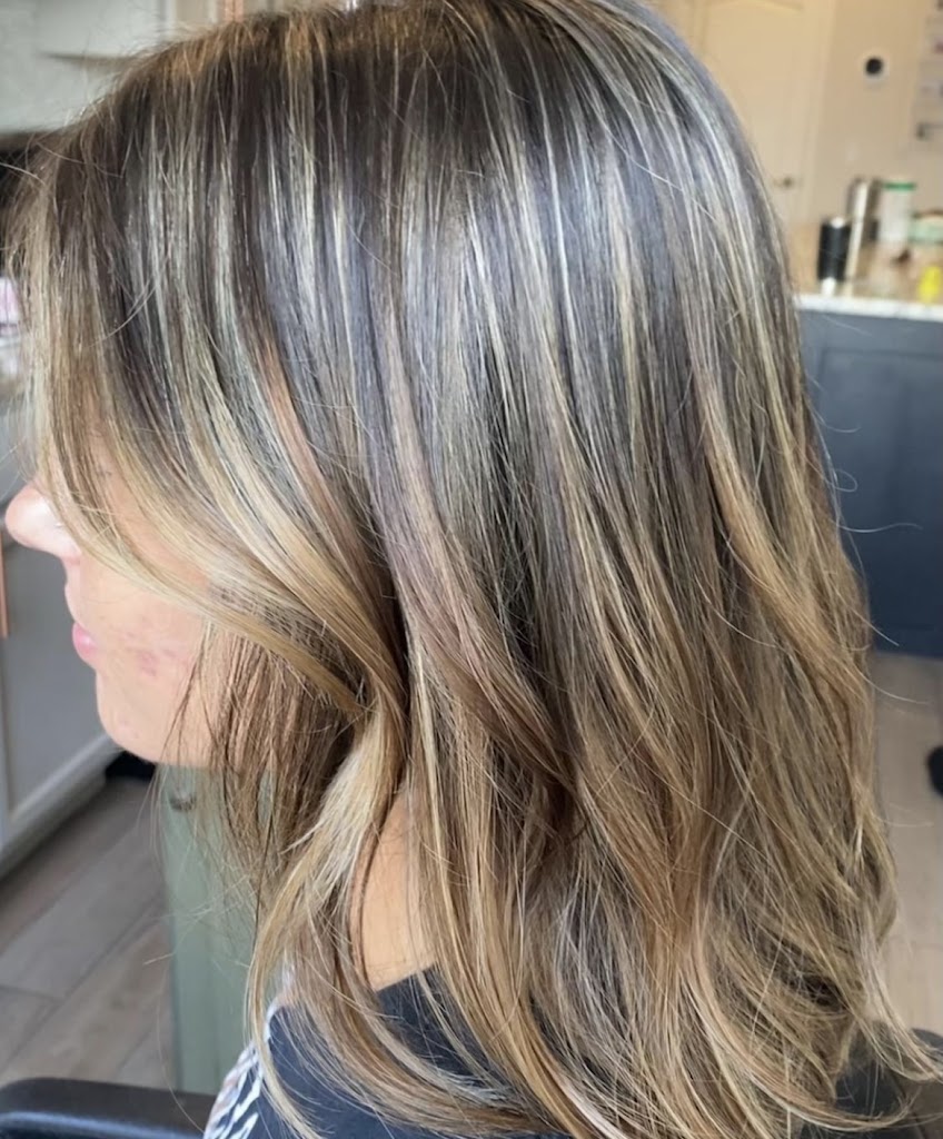 Moments Metro Salon Services 32940