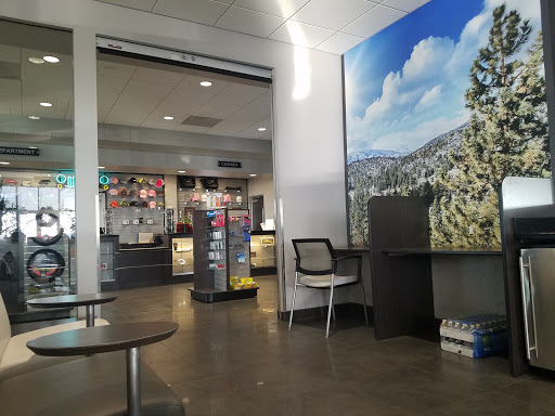 Car Dealer «Jeep Chrysler Dodge RAM FIAT Of Ontario», reviews and photos, 1202 Auto Center Dr, Ontario, CA 91761, USA