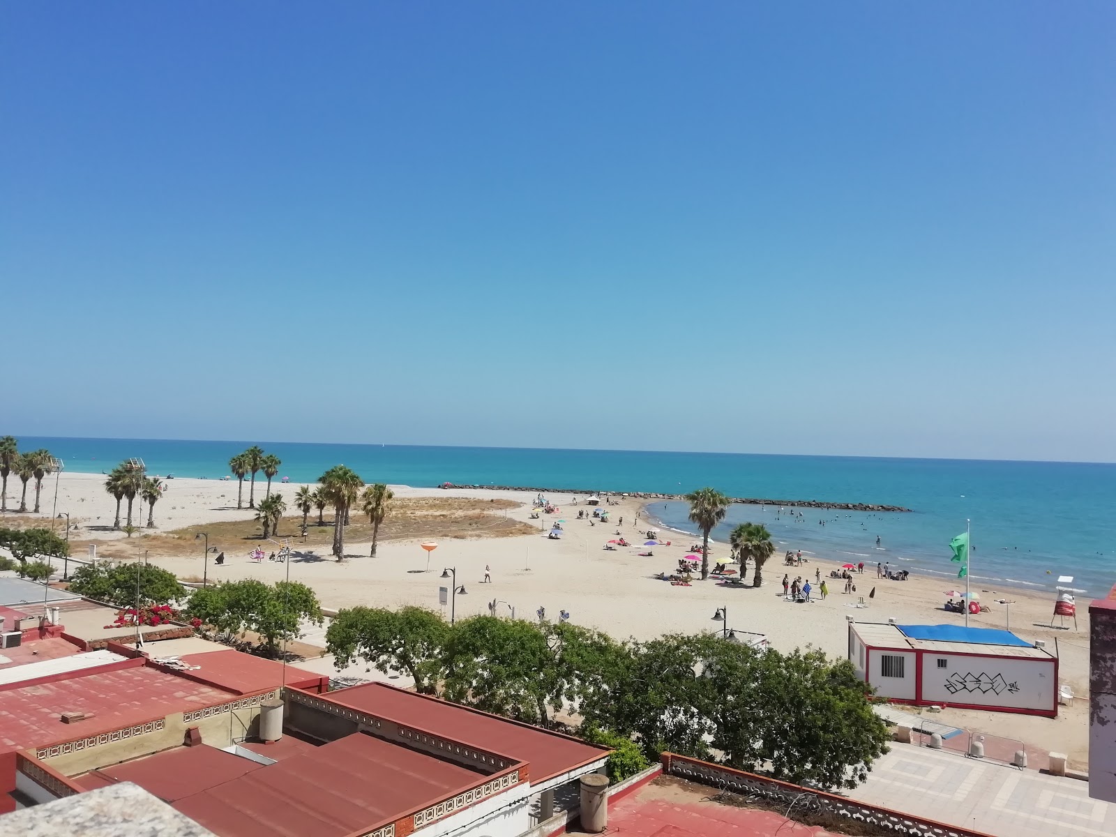 Platja les Cases'in fotoğrafı çok temiz temizlik seviyesi ile