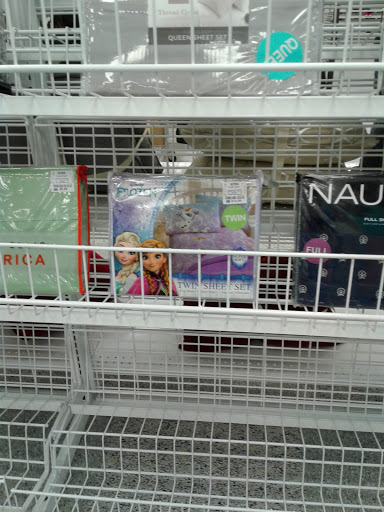 Clothing Store «Ross Dress for Less», reviews and photos, 1020 Veterans Pkwy, Clarksville, IN 47129, USA