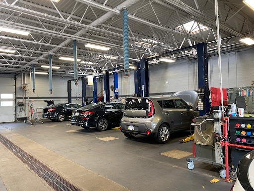 Kia Dealer «Monroeville Kia», reviews and photos, 3721 William Penn Hwy, Monroeville, PA 15146, USA