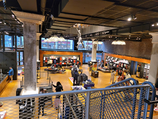 Clothing Store «Nike Portland», reviews and photos, 638 SW 5th Ave, Portland, OR 97201, USA