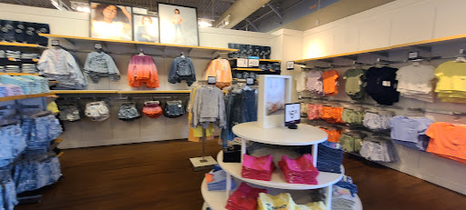 Clothing Store «Gap Outlet», reviews and photos, 8225 Vineland Ave, Orlando, FL 32821, USA