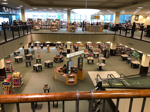 Book Store «Barnes & Noble», reviews and photos, 100 Greyrock Pl, Stamford, CT 06901, USA