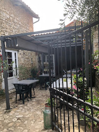 Atmosphère du Restaurant Auberge de l'Ecurie à Usson-du-Poitou - n°16