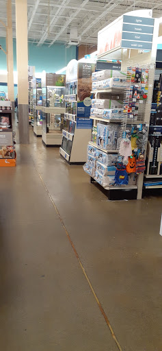 Pet Supply Store «PetSmart», reviews and photos, 830 Pelham Pkwy, Pelham, NY 10803, USA