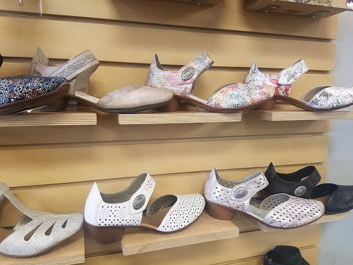 Shoe Store «Mast Shoes Ann Arbor», reviews and photos, 2517 Jackson Ave, Ann Arbor, MI 48103, USA