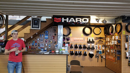 Bicycle Store «Crystal Lake Ski & Bike», reviews and photos, 905 Pyott Rd, Crystal Lake, IL 60014, USA