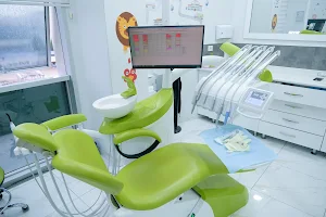 DentalClinicExpert image