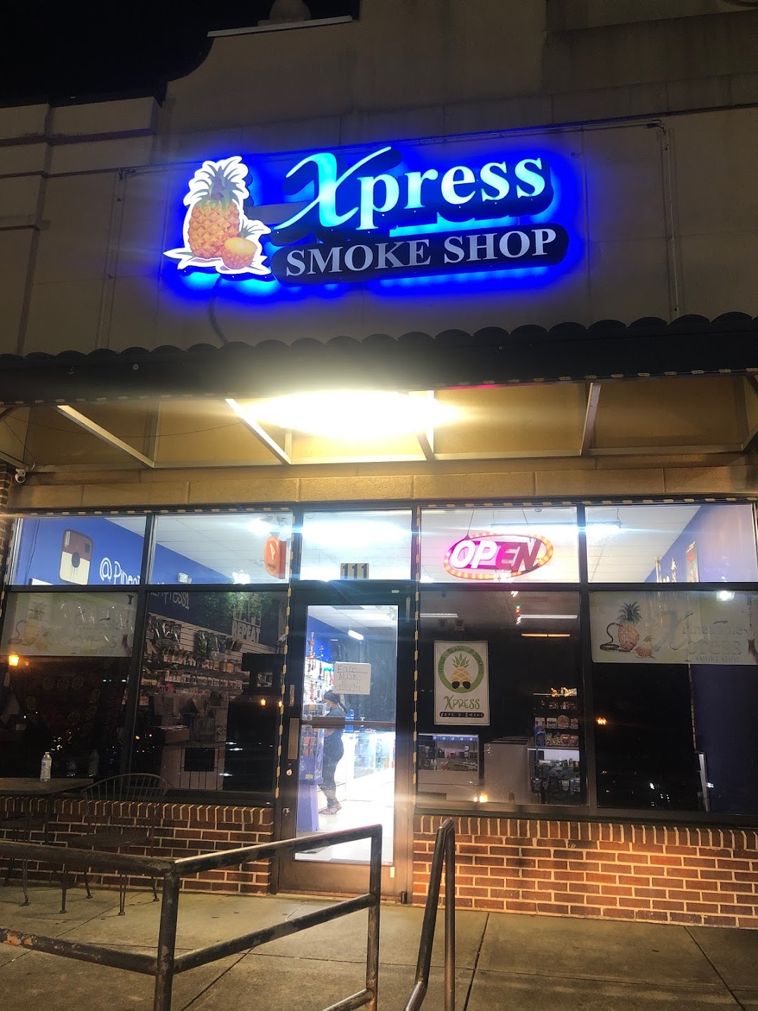 Pineapple Xpress Smoke Shop