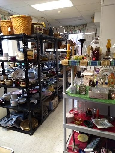 Thrift Store «New2you Thrift Store», reviews and photos, 206 William Howard Taft Rd #2, Cincinnati, OH 45219, USA