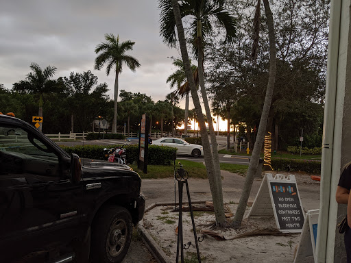 Bar «Beach Box Cafe», reviews and photos, 9020 Gulf Shore Dr, Naples, FL 34108, USA