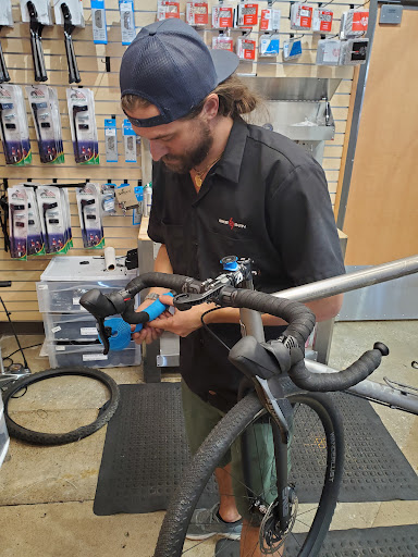 Bicycle Store «Bike Barn - Westchase», reviews and photos, 11105 Westheimer Rd, Houston, TX 77042, USA