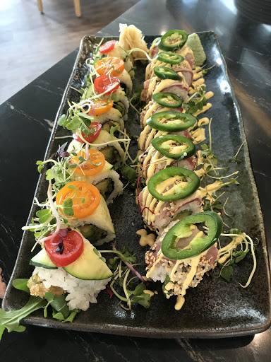 Hashi Restaurant Sushi & Nikkei Fusion