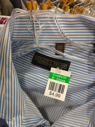 Thrift Store «Goodwill - Roseville, MN - Cleveland Avenue», reviews and photos, 2500 Cleveland Ave N, Roseville, MN 55113, USA