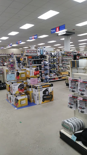 Harbor Freight Tools image 2