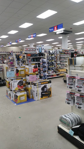Hardware Store «Harbor Freight Tools», reviews and photos, 1851 Sunrise Hwy #12, Bay Shore, NY 11706, USA