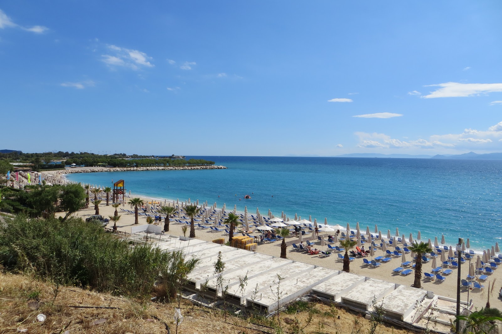 Photo de Akti Iliou avec petite baie