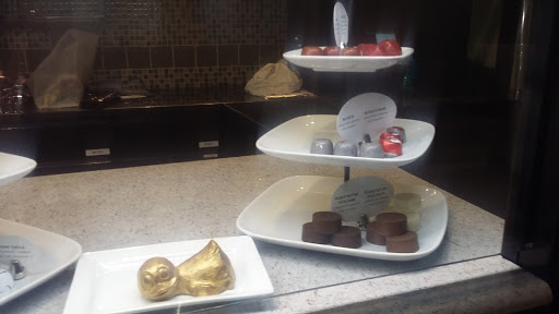 Chocolate Shop «Le Chocoholique», reviews and photos, 601 N High St, Columbus, OH 43215, USA