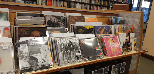 Book Store «Barnes & Noble», reviews and photos, 47 E Chicago Ave, Naperville, IL 60540, USA