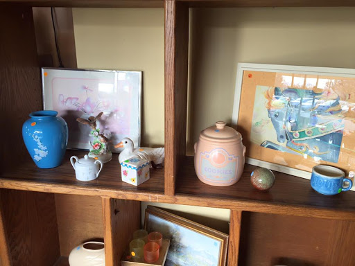 Thrift Store «PawPrints Thrift Boutique», reviews and photos, 1360 E 1st Ave, Chico, CA 95926, USA