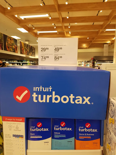 Office Supply Store «Staples», reviews and photos, 204 Airport Plaza Blvd, Farmingdale, NY 11735, USA