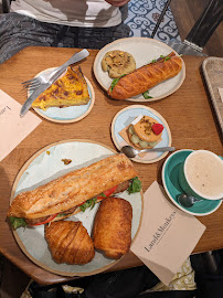 Baguette du Restaurant servant le petit-déjeuner Land&Monkeys Amsterdam à Paris - n°11