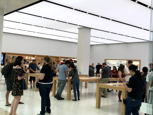 Apple The Oaks image