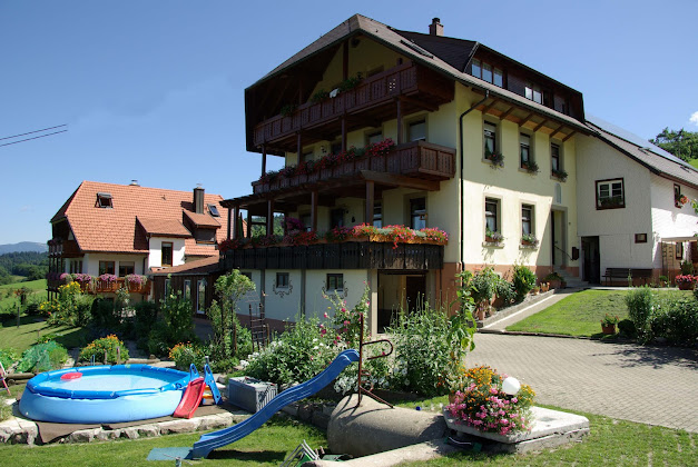 Photo Ferienwohnung Ferienwohnungen Maierhof 79254 Oberried