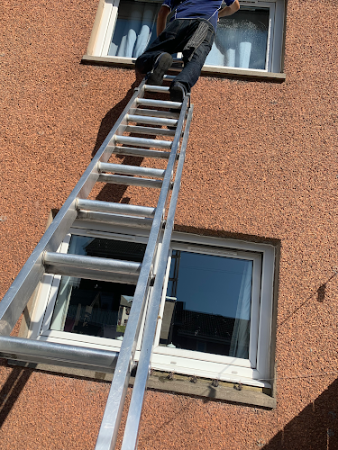 Reviews of Kennys window and gutter cleaning services in Dunfermline - House cleaning service