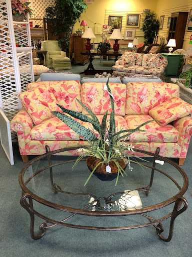 Thrift Store «Tambourine Resale Shop», reviews and photos, 1619 10th Ave, Vero Beach, FL 32960, USA